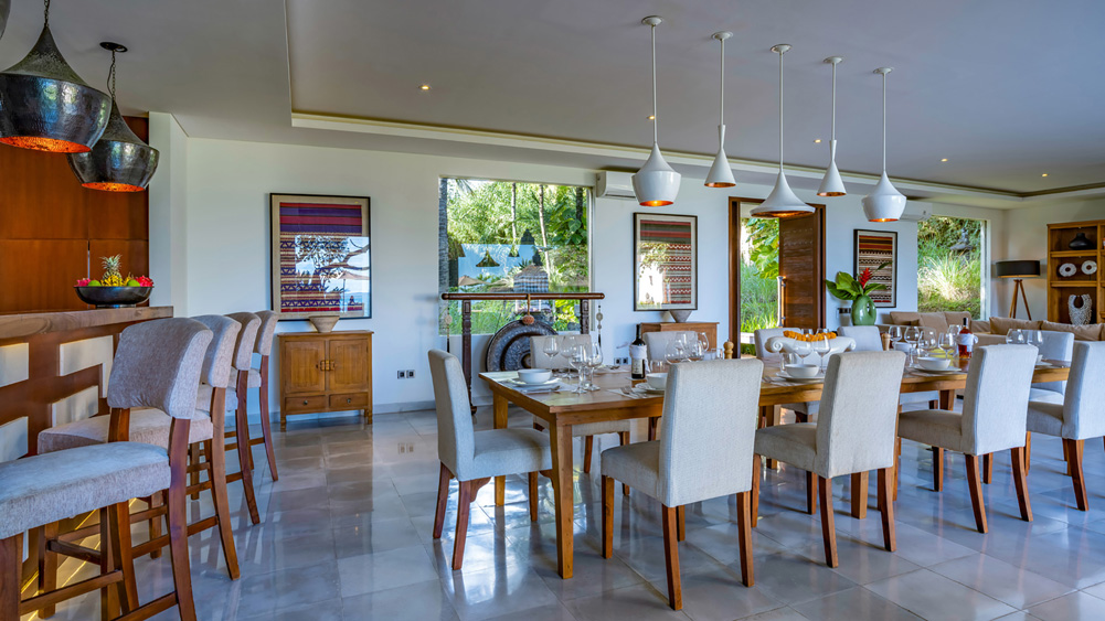 Seseh Beach Villa I - Formal dining area